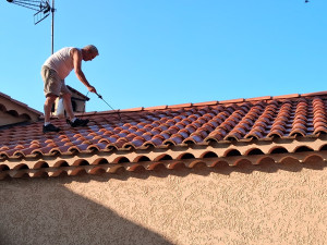 Photo de galerie - Nettoyage et imperméabilisation de toiture. 
