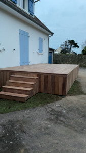 Photo de galerie - Réalisation d’une terrasse en bois exotique 