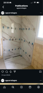 Photo de galerie - Douche à l italienne avec carreaux marbre grand format 1,20/0,60 