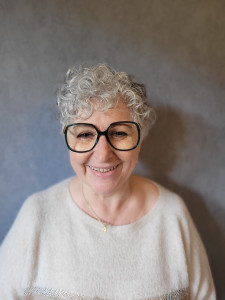 Photo de galerie - Coupe courte bouclée