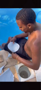 Photo de galerie - Nettoyage et entretien piscine de Nargis - 3