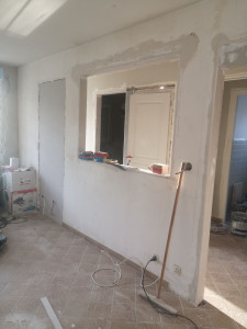 Photo de galerie - Pose de poutre porteuse avec ouverture. Accueil d'un verrière. 