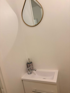 Photo de galerie - Lavabo des toilettes