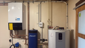 Photo de galerie - Installation pompe à chaleur Daikin plus un ballon thermodynamique 