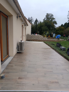 Photo de galerie - Maçonnerie et carrelage extérieur 