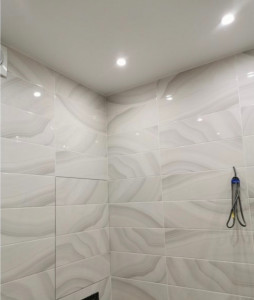 Photo de galerie - Pose de carrelage mural. Nous réalisons également la pose de carrelage au sol.