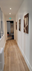 Photo de galerie - Pose de cadre et peinture 