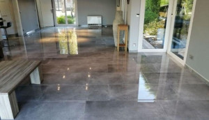 Photo de galerie - Magnifique projet de pose de carrelage grand format cliente satisfaite rendu magnifique 