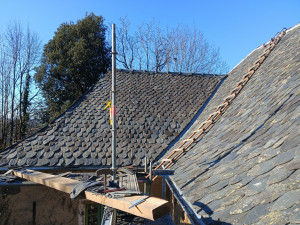 Photo de galerie - Ardoise locale au clou 