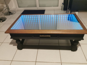 Photo de galerie - Table basse miroir infini