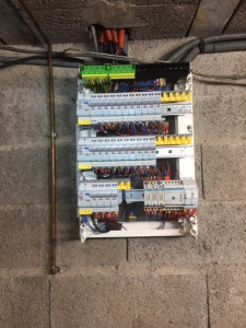 Photo de galerie - Autre tableau électrique changé en lieu et place d'un très ancien tableau pour un pavillon