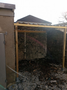 Photo de galerie - Fabrication d'un abri pour le bois.