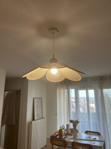 Photo de galerie - Installation des lustres 