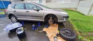 Photo de galerie - Changement capteur angle vilebrequin + kit courroie accessoire         