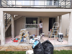 Photo de galerie - Remise en état d'une façade est mise en peinture de finition se fait uniquement printemps où en été