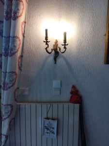 Photo de galerie - Pose d'un interrupteur sans fil et sans piles.