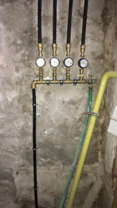 Photo de galerie - Raccordement en PE de compteurs d’eau individuelle.