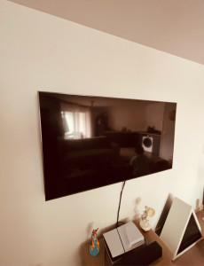 Photo de galerie - Pose d’un écran plat au mur 