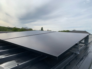 Photo de galerie - Pose de panneaux solaire sur bac acier. 