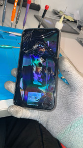Photo de galerie - Réparation écran iPhone 11