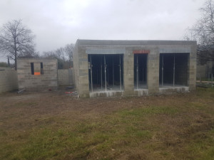 Photo de galerie - Maison de 90m2 et une petite pièce de 10m2 pour ranger des outils 