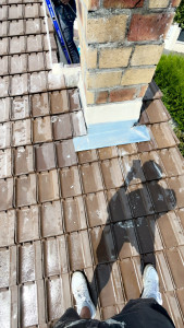 Photo de galerie - Création d’un Solin de cheminée 