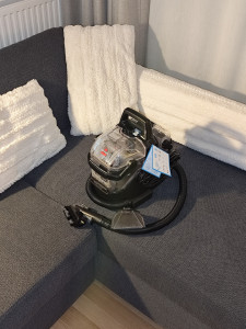 Photo de galerie - Aspirateur shampouineuse idéal pour sièges voiture canapé etc...