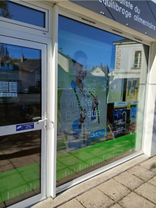 Photo de galerie - Nettoyage vitrine Pro