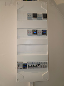 Photo de galerie - Tableau électrique pour une maison séparé en studios .