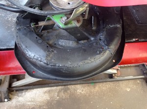 Photo de galerie - Réparation d un carter de coupe tracteur tondeuse 