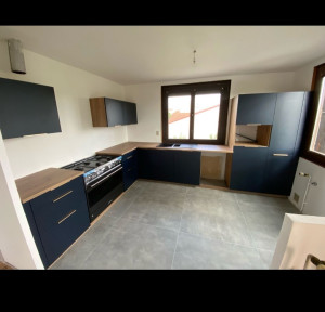 Photo de galerie - Conception et pose d'une cuisine sur mesure 
