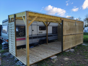 Photo de galerie - Création d'une terrasse bois et d'une pergola bioclimatique